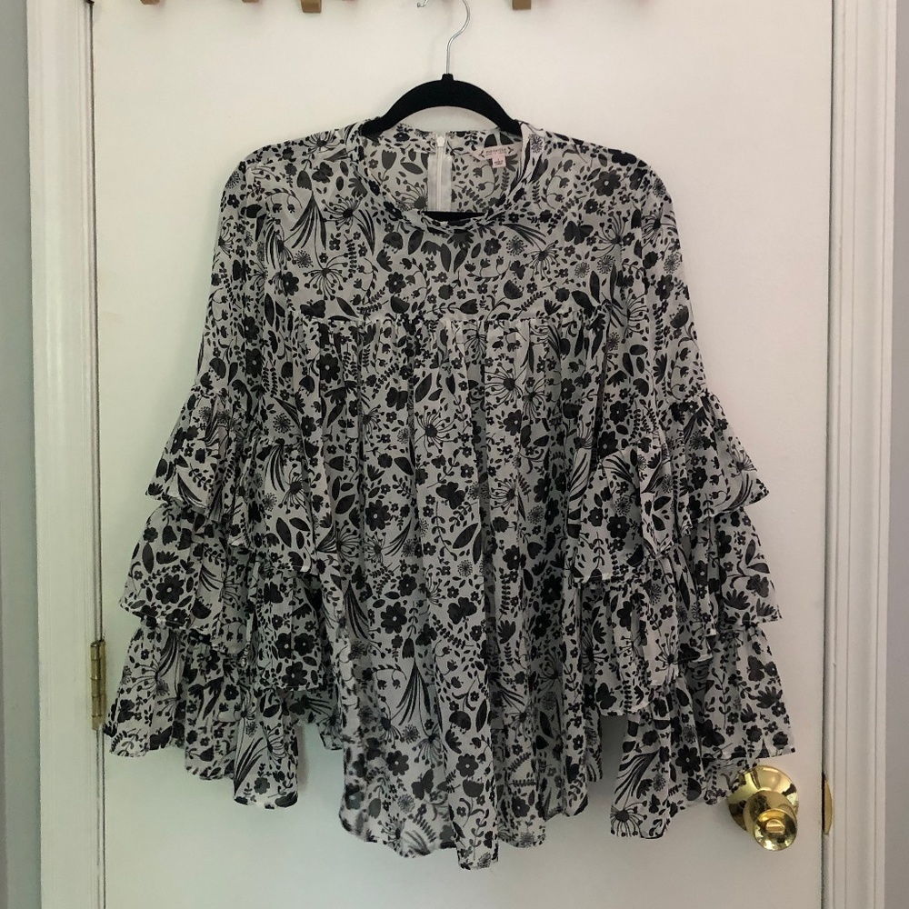 Nanette Lepore Floral Ruffle top (1x)